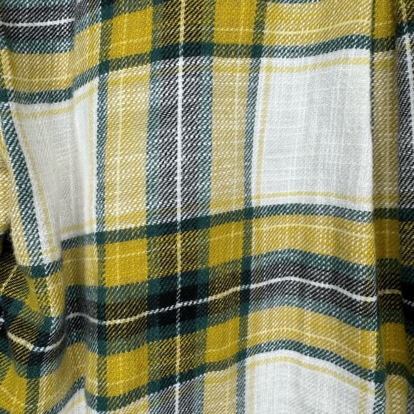 AE Boyfriend shirt Lightweight Flannel Button Down Blouse Size Small - Picture 4 of 4